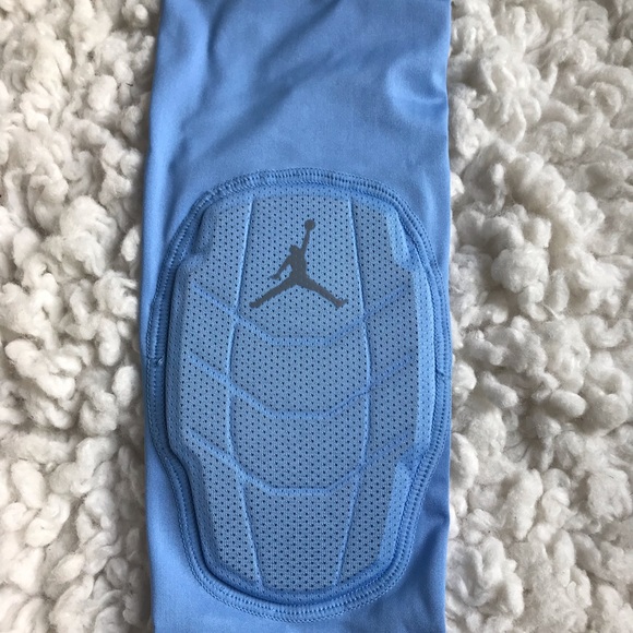 jordan basketball sleeve